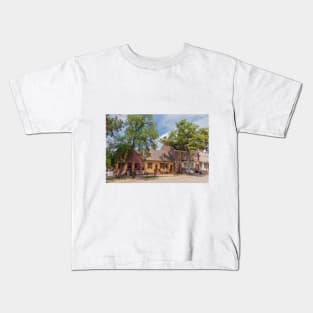 Typical Street in Colonial Williamsburg, Virginia Kids T-Shirt